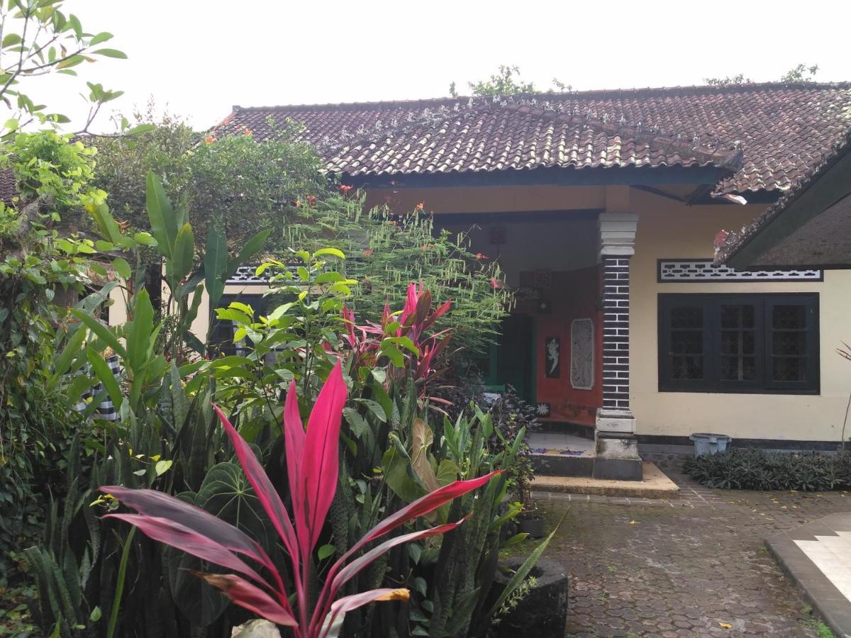 Dhangin Taman Karangasem  Exterior photo